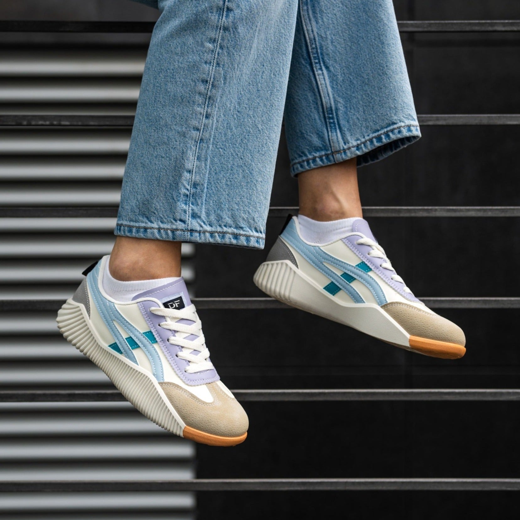 Ultra Comfortable Vintage Sneakers