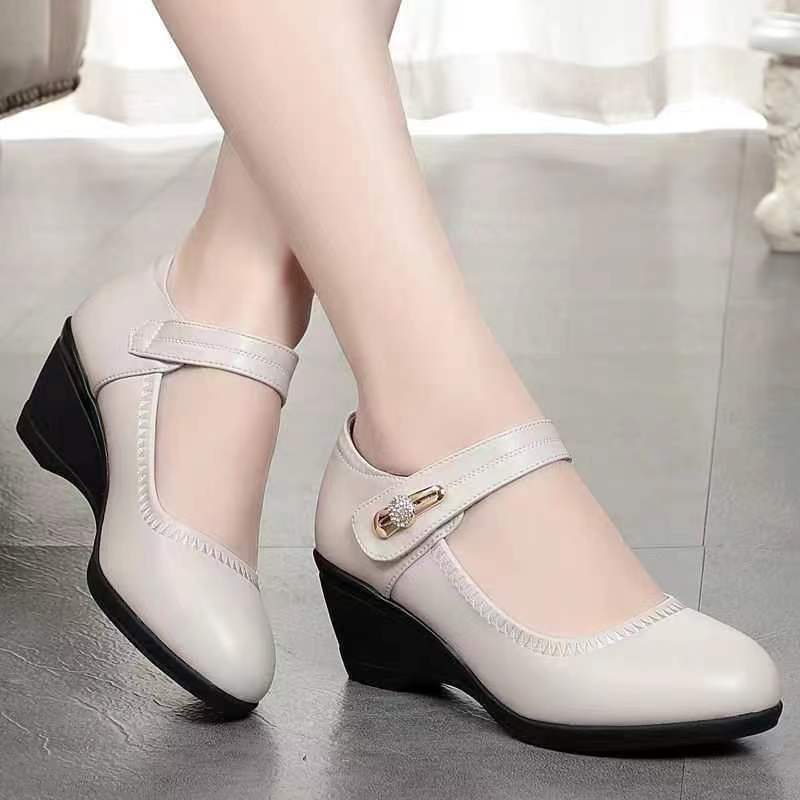Comfortable Shoes with Soft Heel