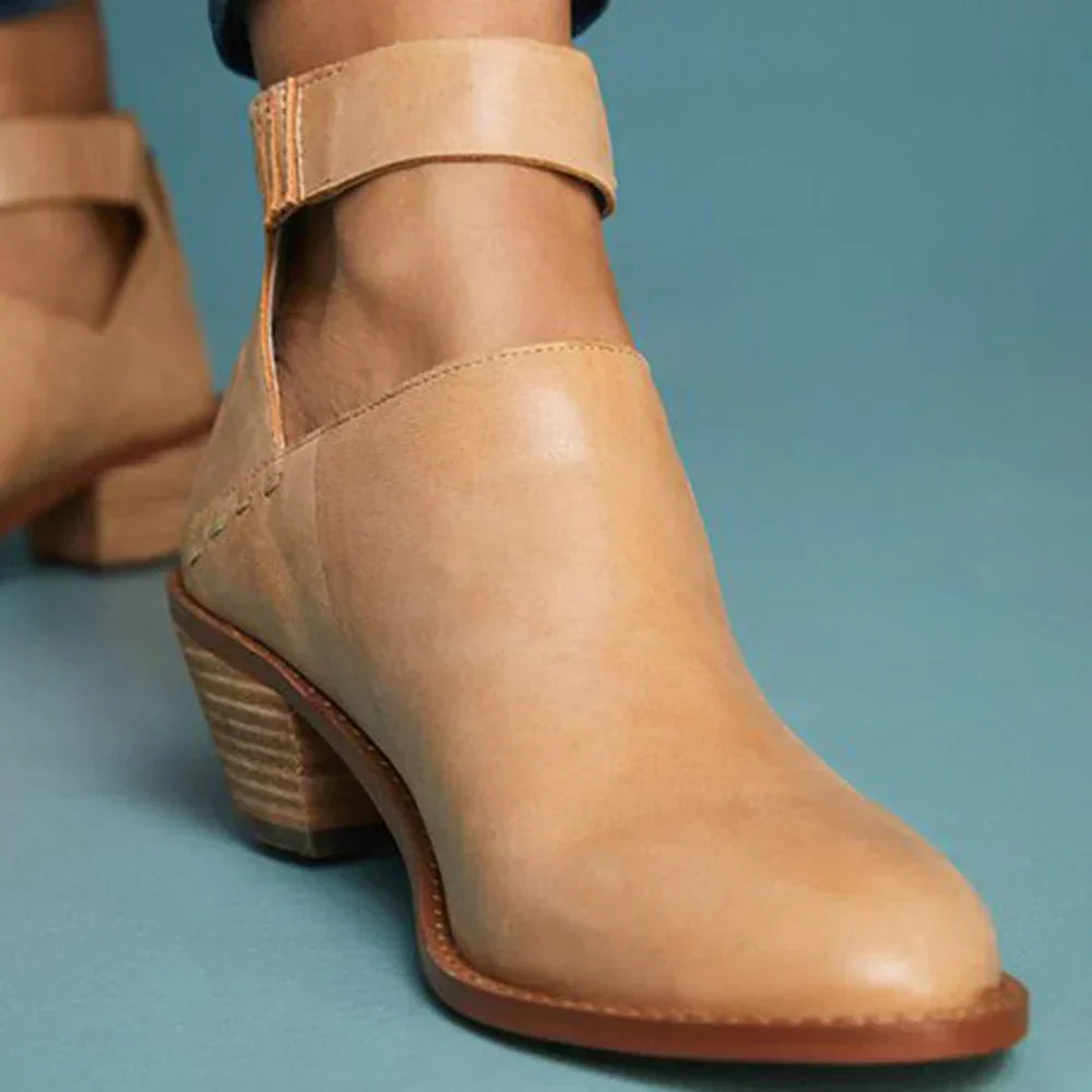 Comfortable Leather Sandal with Heel