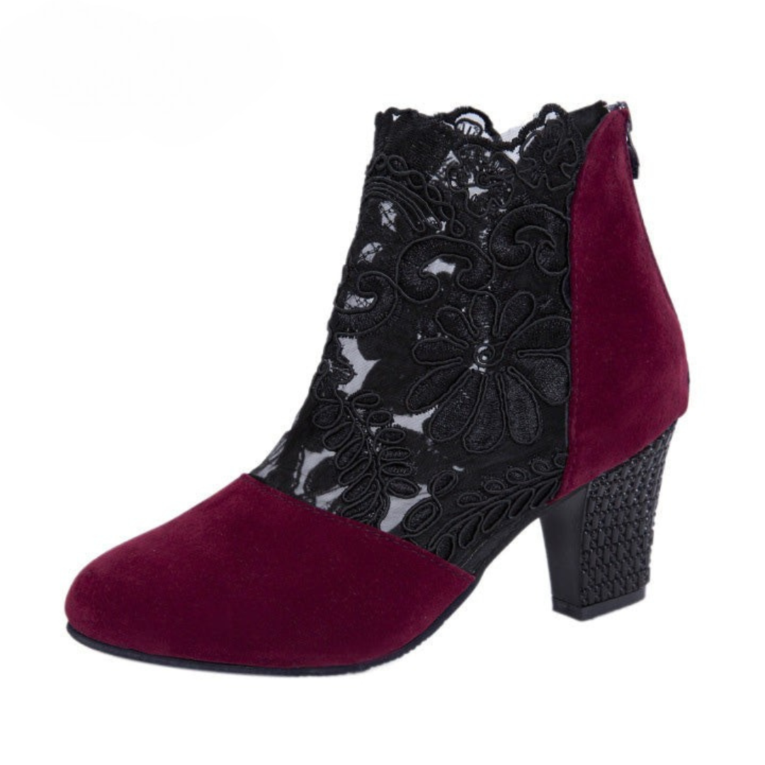 Elegant Summer Lace Pumps